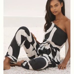 Anthropologie Black and White One-Shoulder Jumpsuit nwt, size S